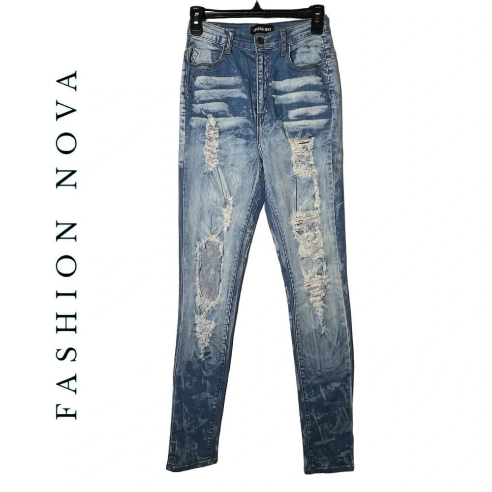 1773. FASHION NOVA BLEACH DYED SKINNY FIT DENIM JEANS SIZE 9 FACTORY DISTRESSED